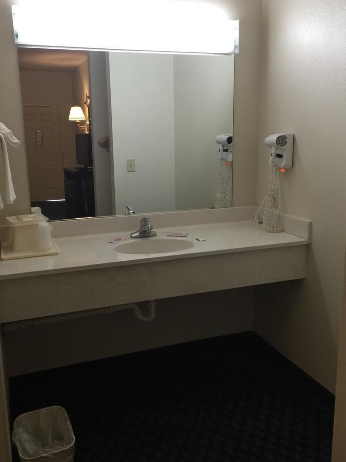 Tech Inn Lubbock Bagian luar foto